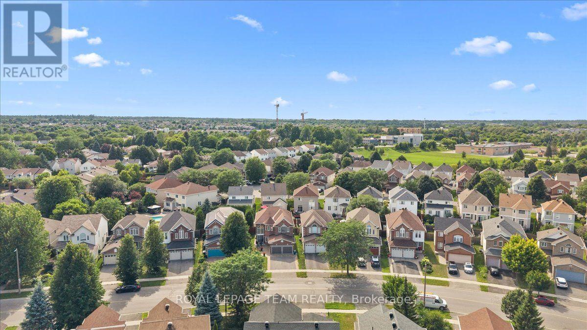 61 SHIRLEY'S BROOK DRIVE - 36