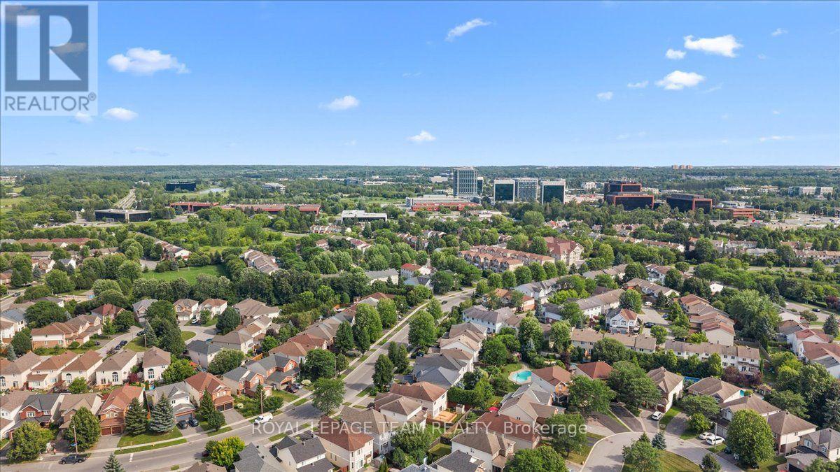 61 SHIRLEY'S BROOK DRIVE - 38