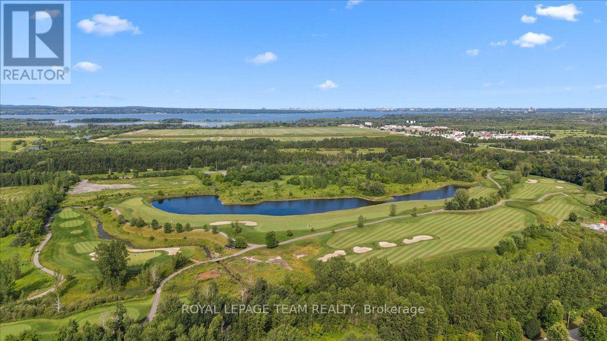 61 SHIRLEY'S BROOK DRIVE - 40