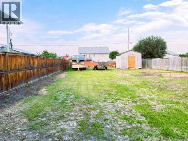 117 4 Street Southwest