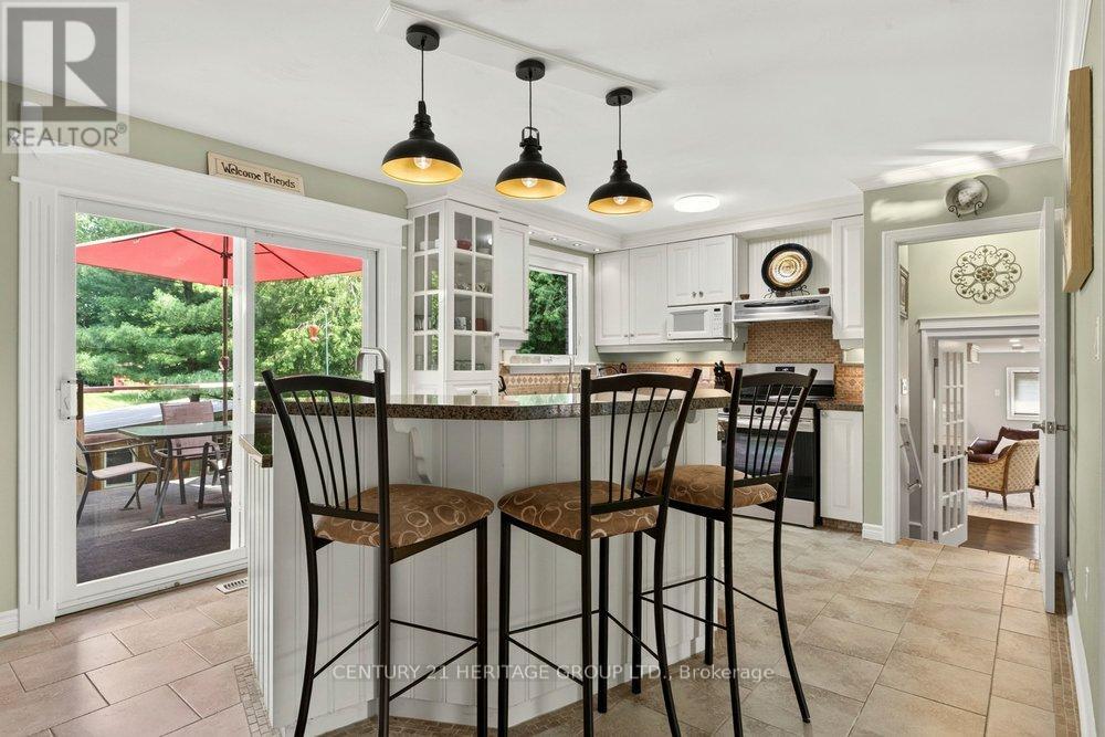 2147 GOVERNORS ROAD - 13