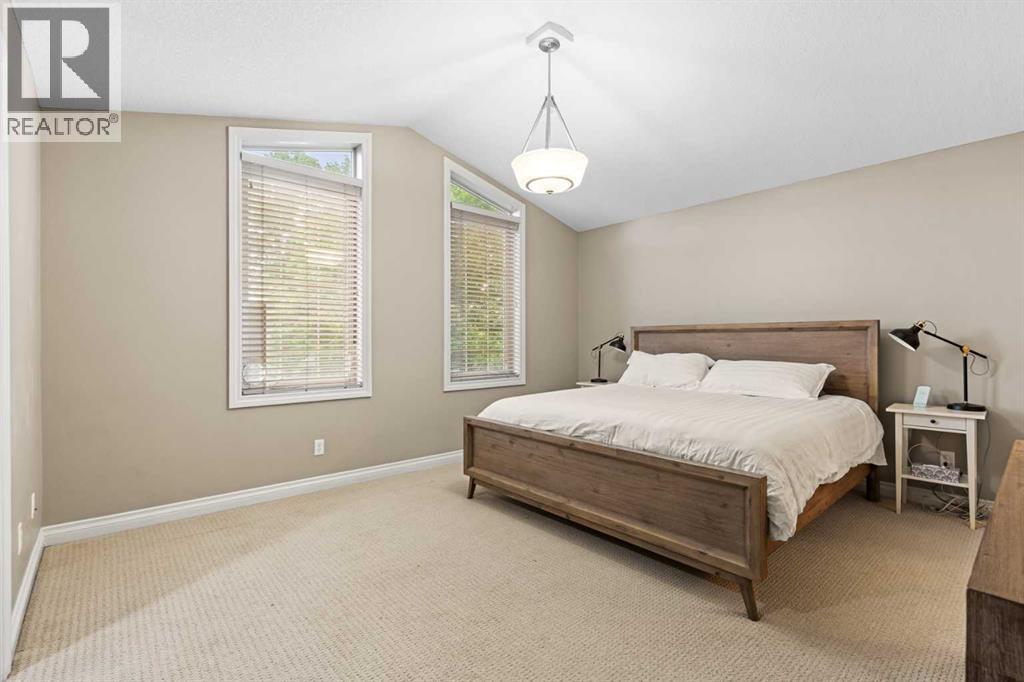 514 22 Avenue NE - 19