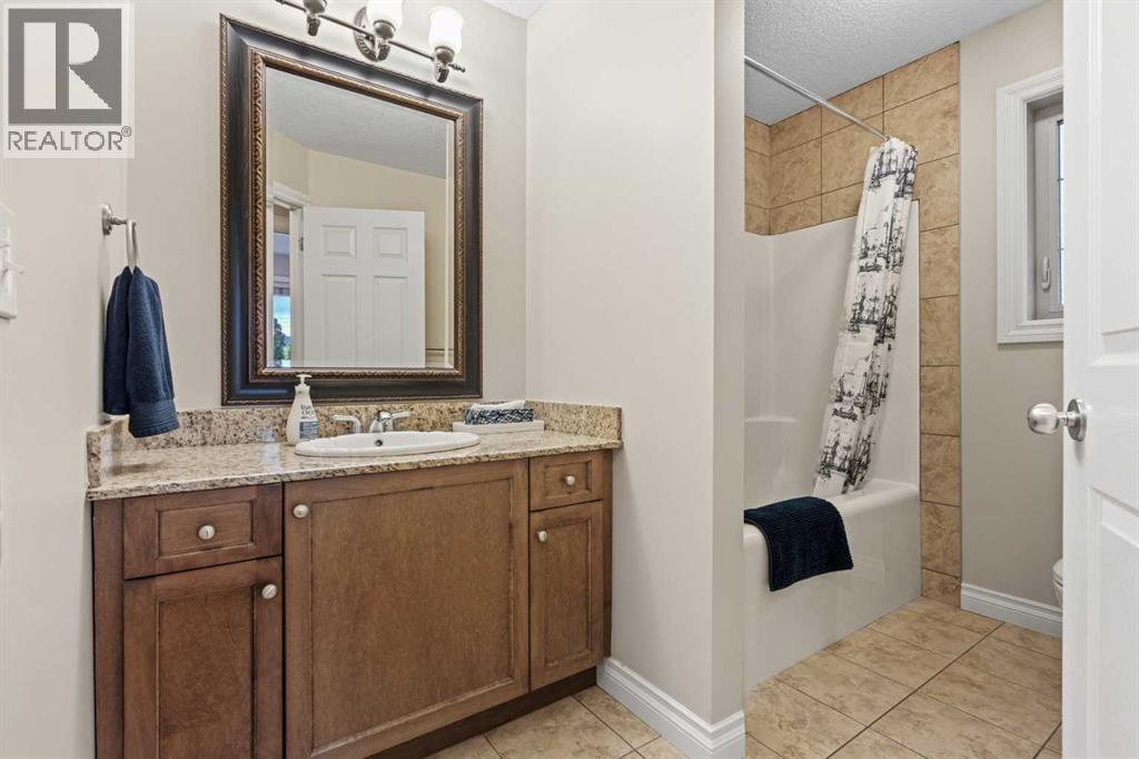 514 22 Avenue NE - 25
