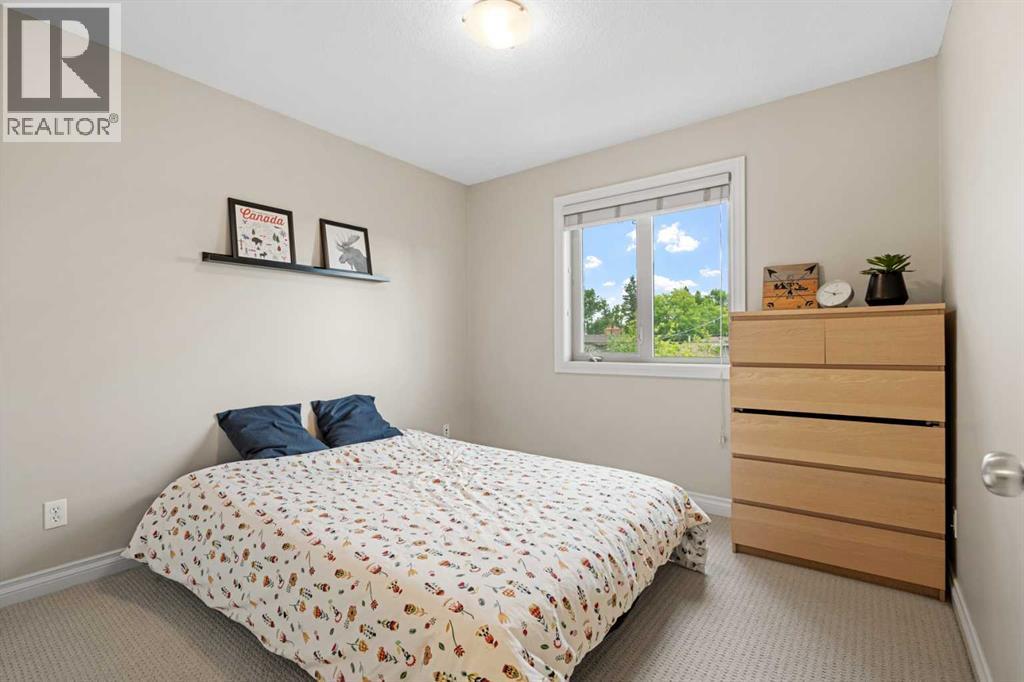 514 22 Avenue NE - 24