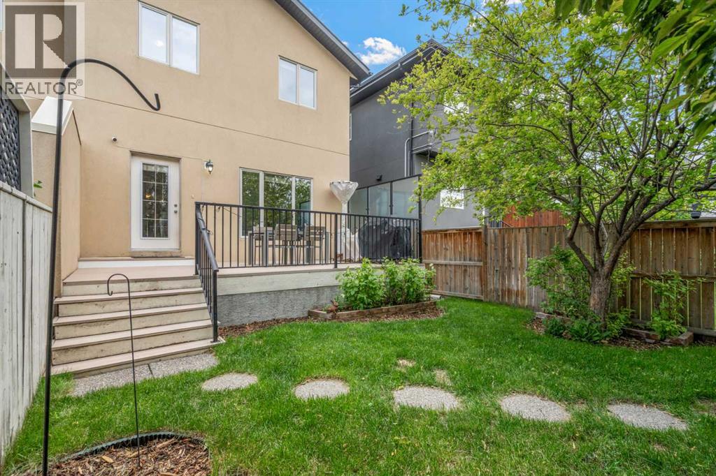 514 22 Avenue NE - 32