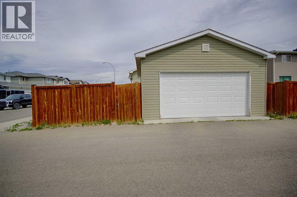 643 Moonlight Lane W - 25