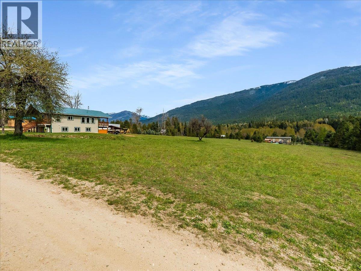 6810 & 6814 Brooks Road - 76
