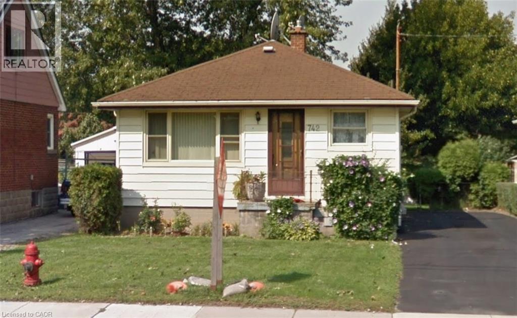 Photo of 742 GARTH Street