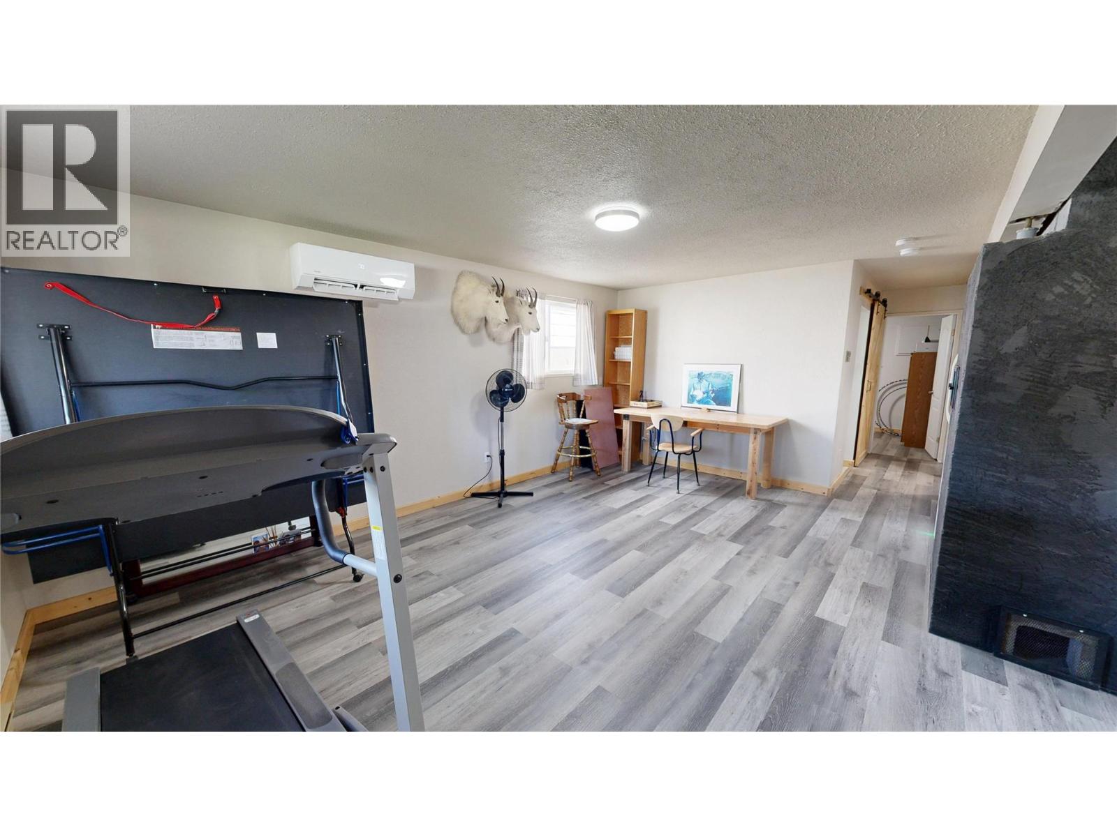 7536 JACKSON Avenue - 23
