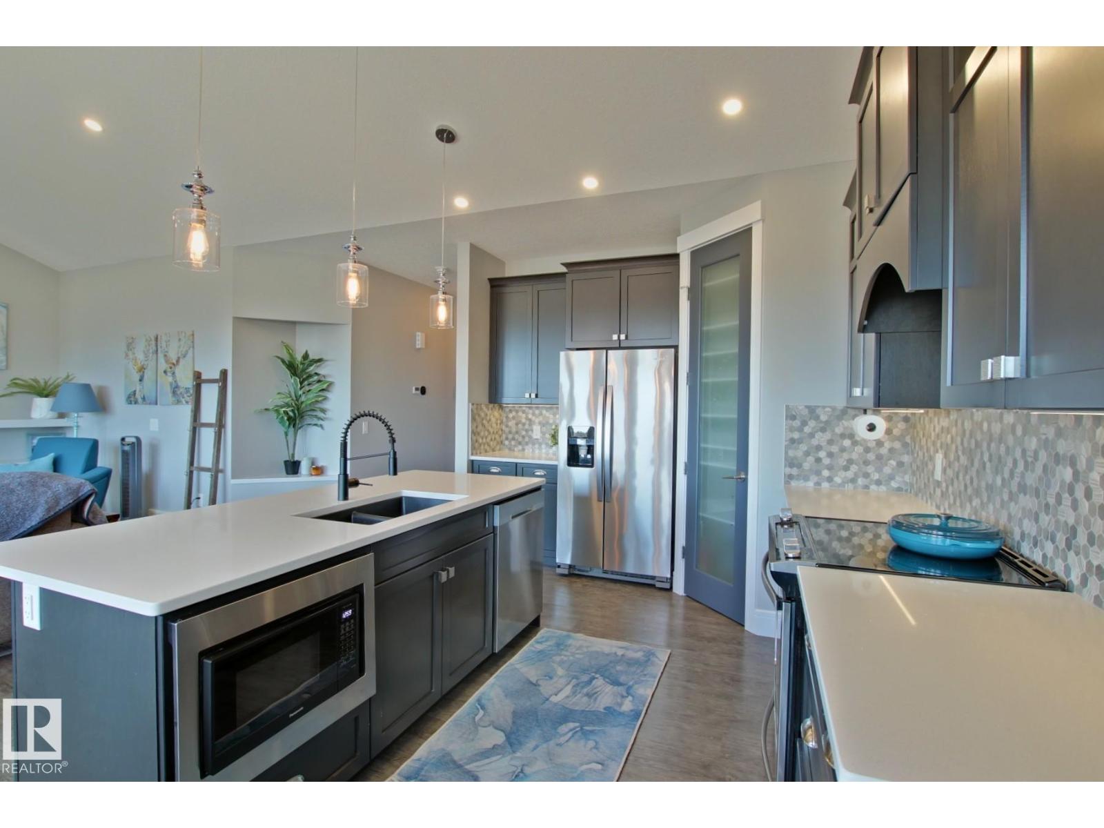 9711 223 ST NW - 15