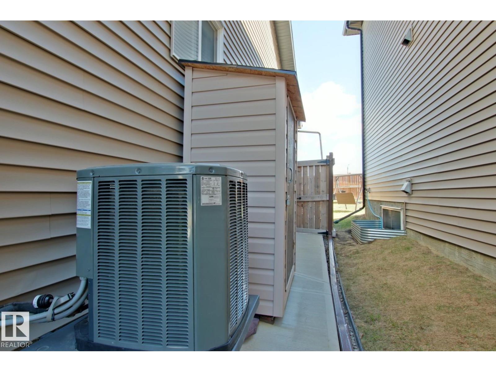 9711 223 ST NW - 44