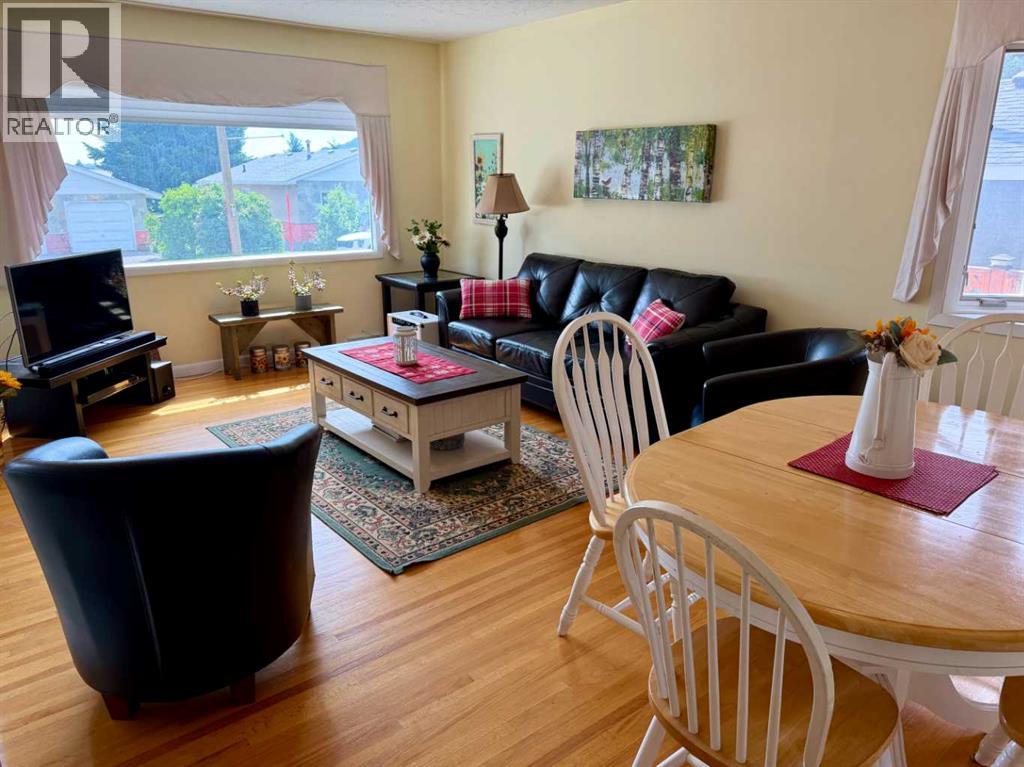 22914 6 Avenue E - 9