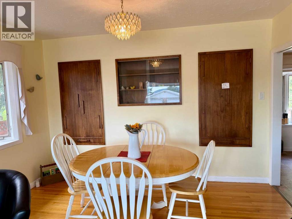 22914 6 Avenue E - 7