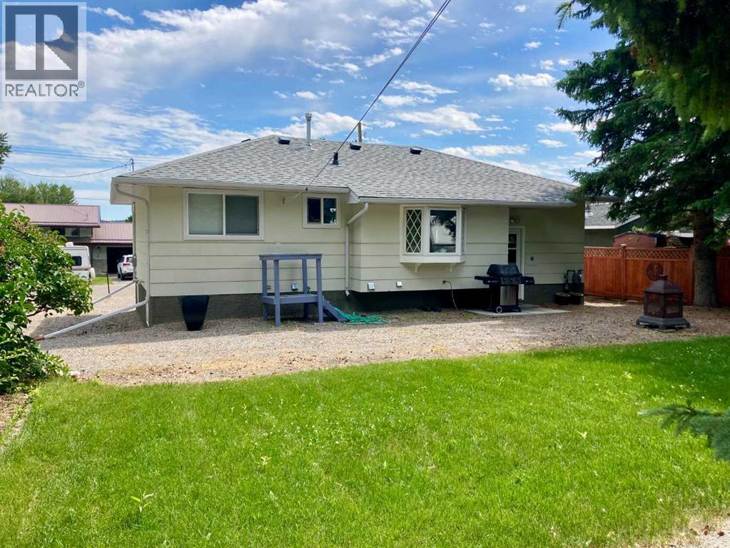 22914 6 Avenue E - 3