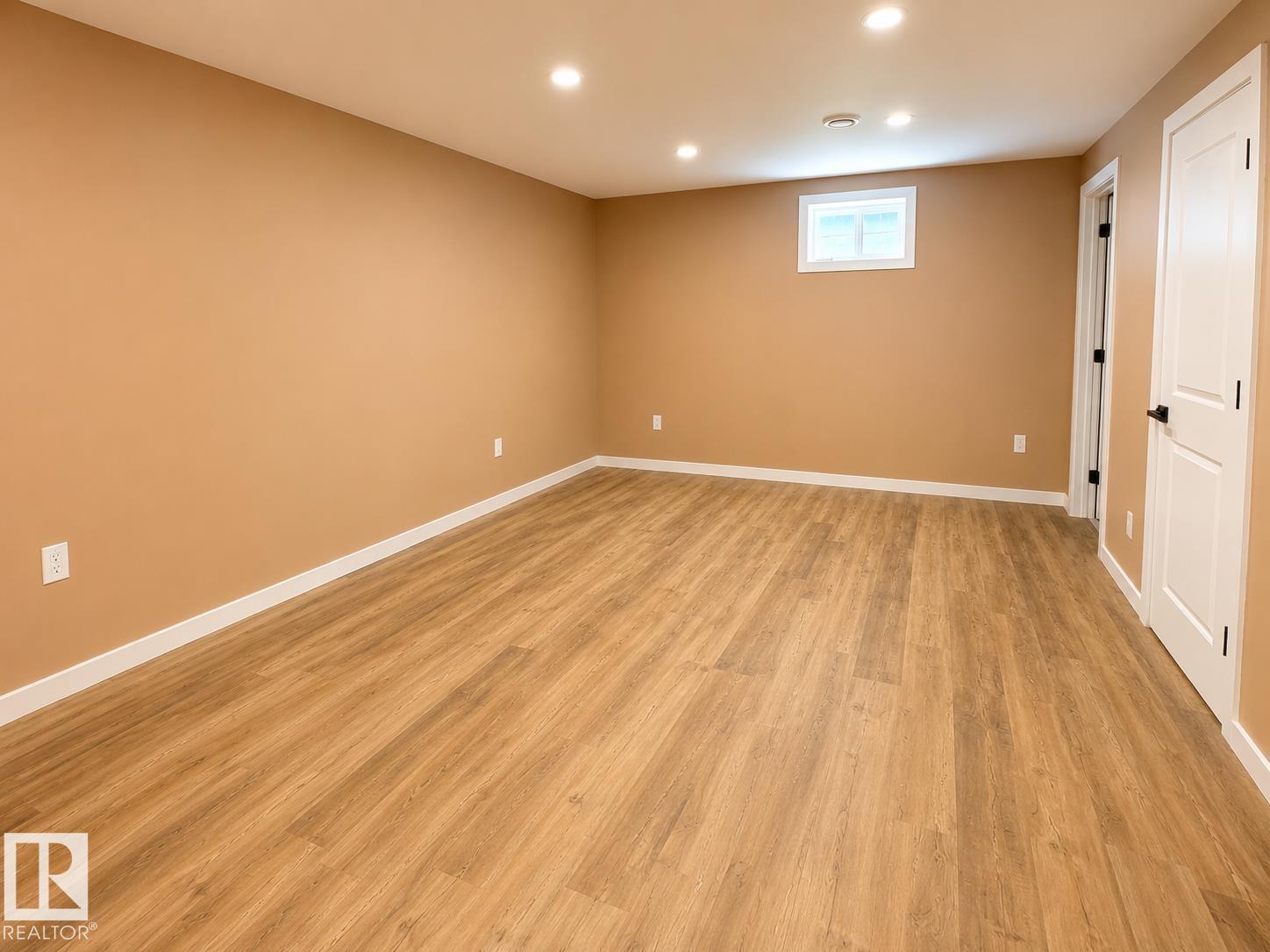 4418 45 AV - Image 14