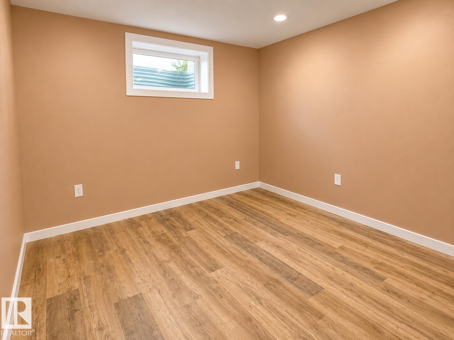 4418 45 AV - Image 13