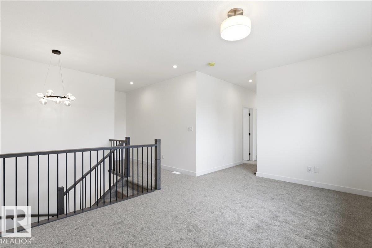 5023 47ave - 19