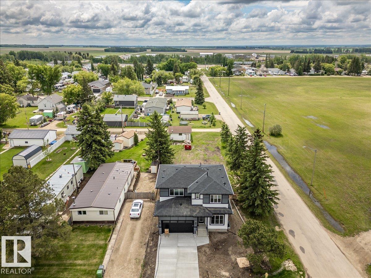5023 47ave - 34
