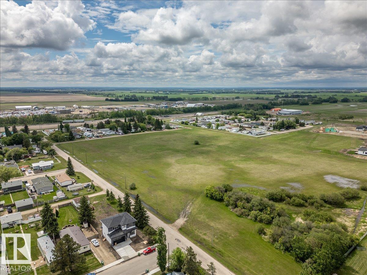 5023 47ave - 37