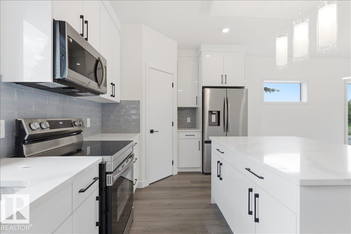 5023 47ave - 13