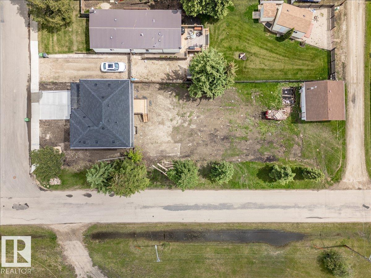 5023 47ave - 39