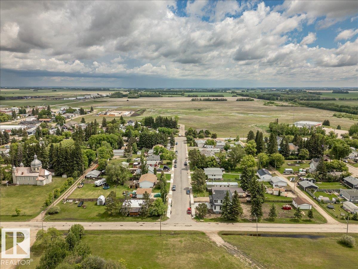 5023 47ave - 38