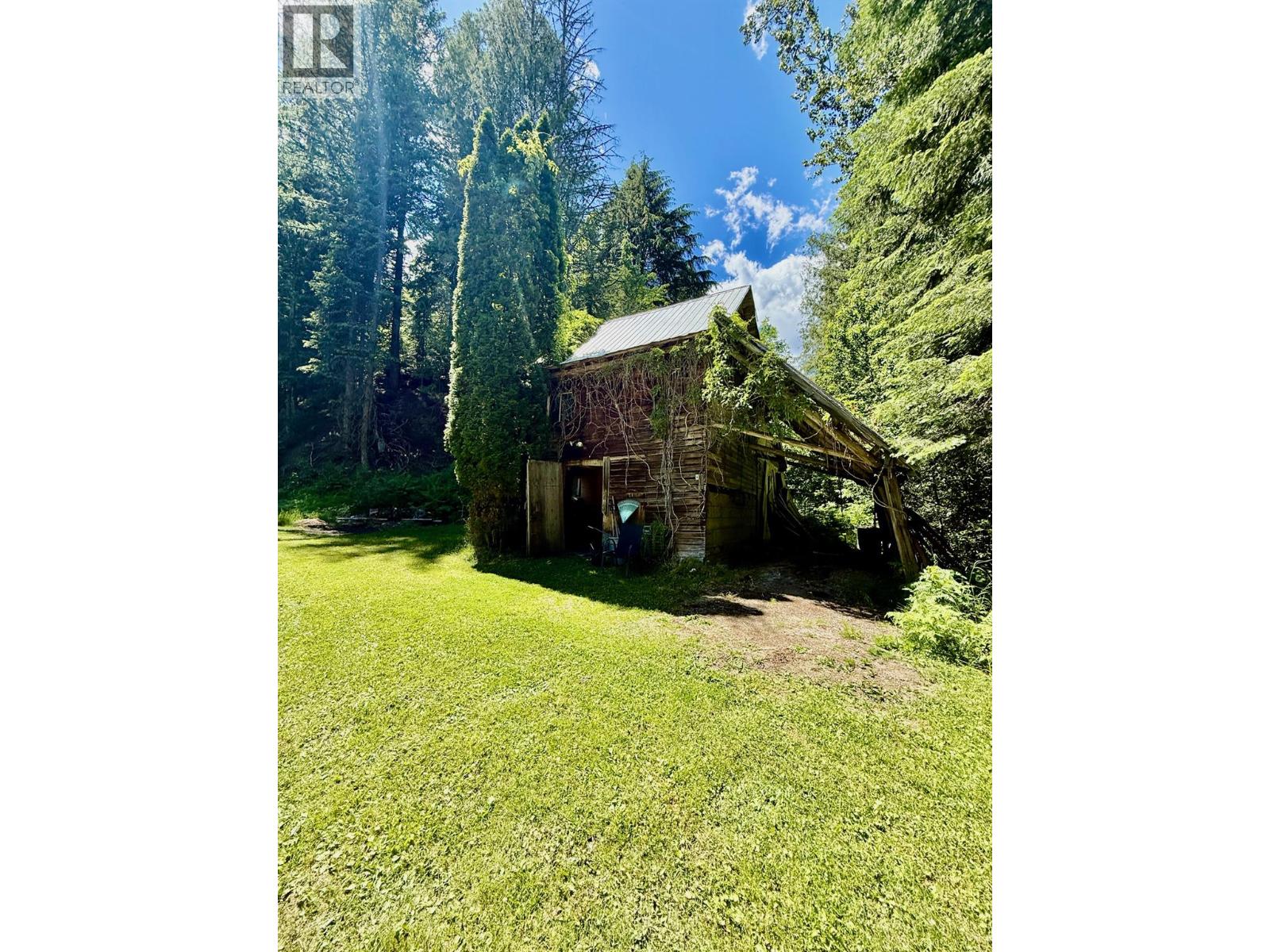 4019 Saunders Road - 40