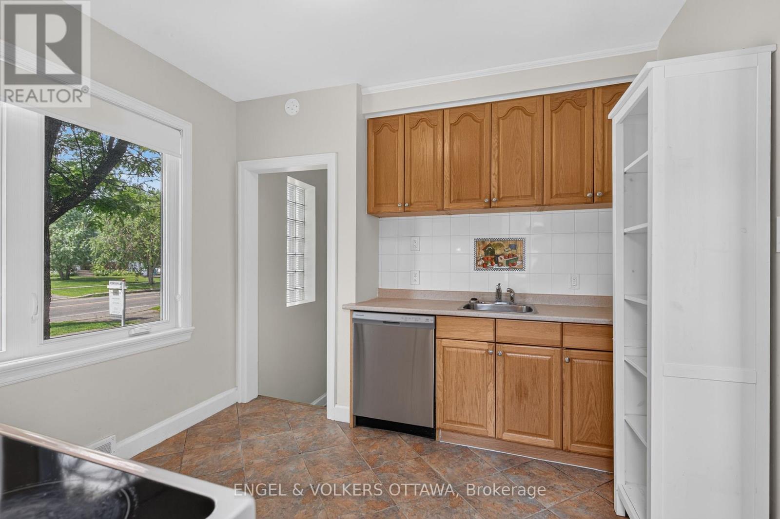 2445 ALTA VISTA DRIVE - 11