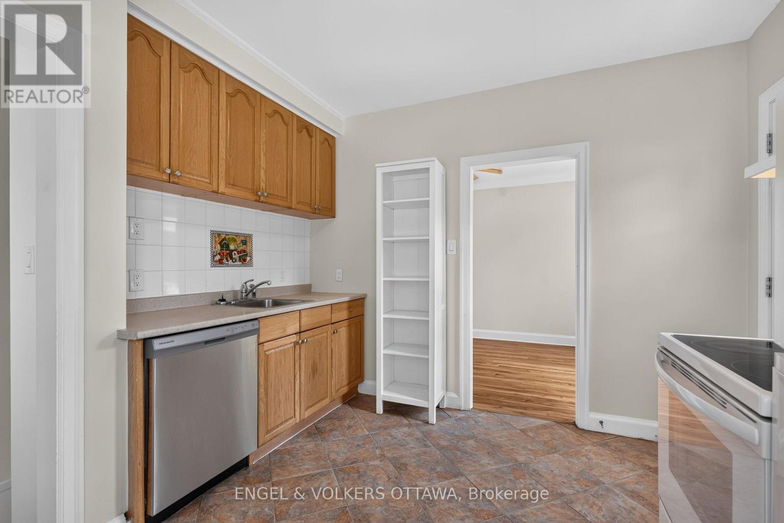 2445 ALTA VISTA DRIVE - 9