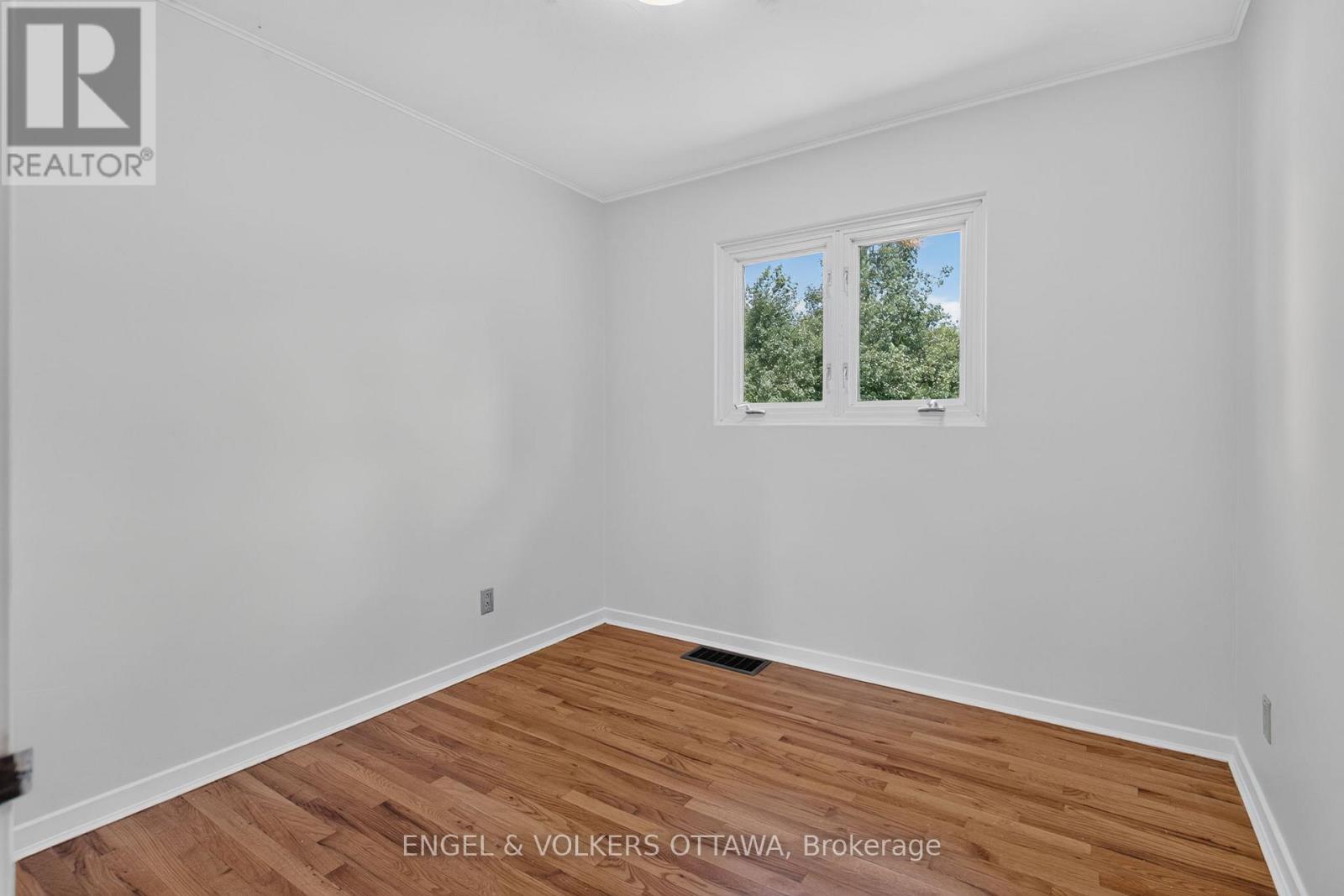 4 Bed, 2 Bath House for Sale in Ottawa – 2439 ALTA VISTA DRIVE, Ottawa – MLS# X13581196 - Image 15