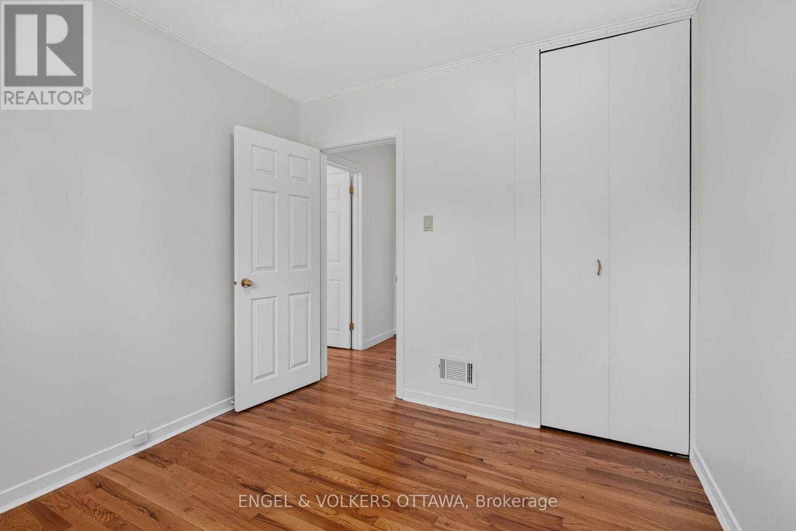 4 Bed, 2 Bath House for Sale in Ottawa – 2439 ALTA VISTA DRIVE, Ottawa – MLS# X13581196 - Image 16