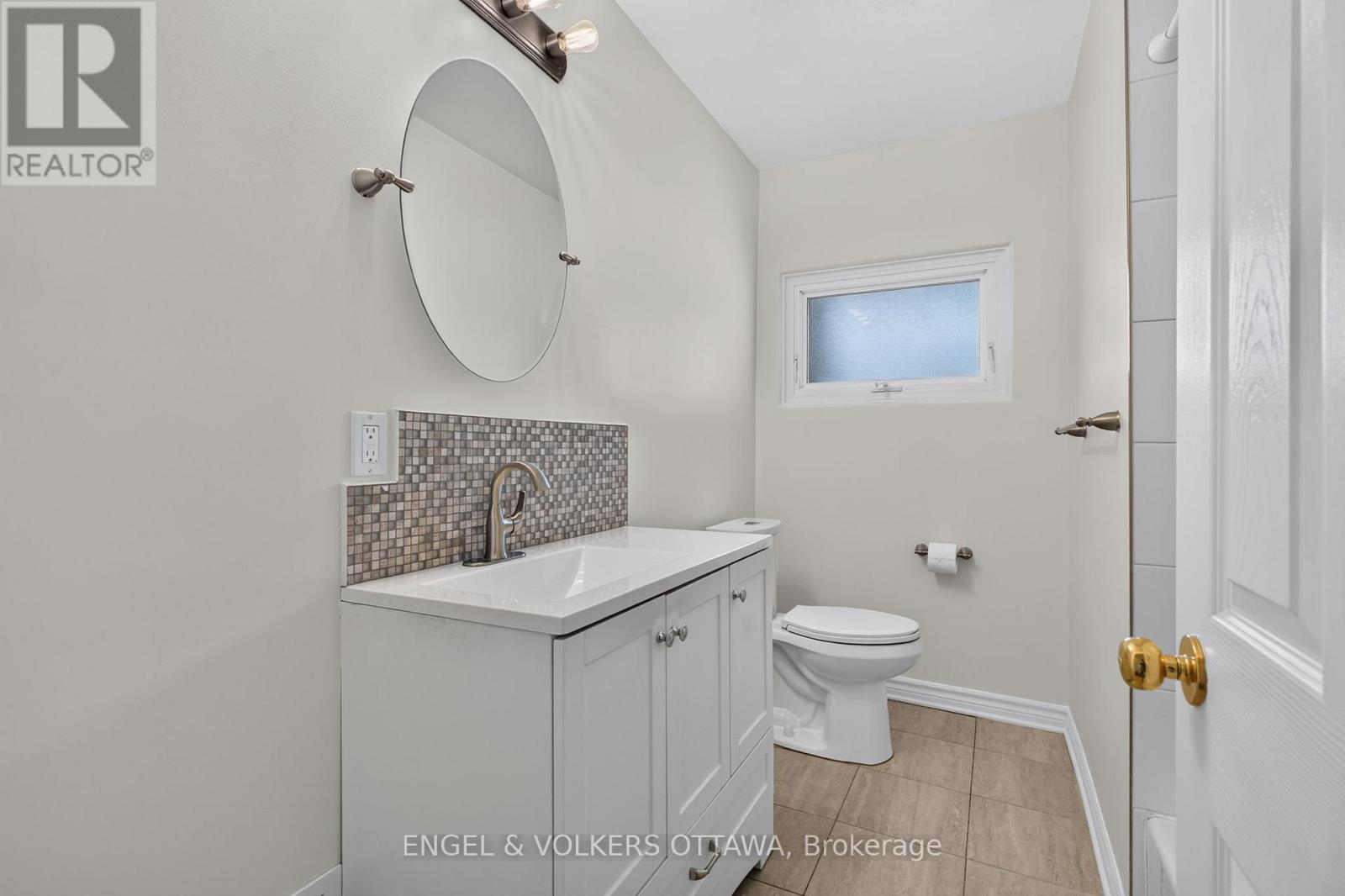 4 Bed, 2 Bath House for Sale in Ottawa – 2439 ALTA VISTA DRIVE, Ottawa – MLS# X13581196 - Image 19