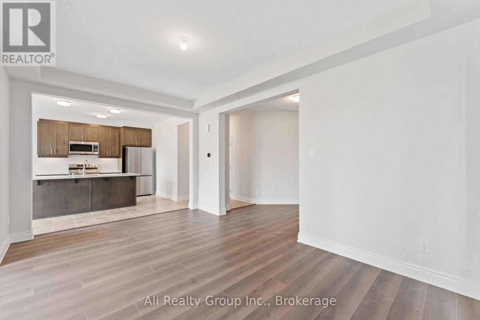 4 Bed, 3 Bath House for Rent in Ottawa – 110 YEARLING CIRCLE, Ottawa – MLS# X13581210 - Image 9