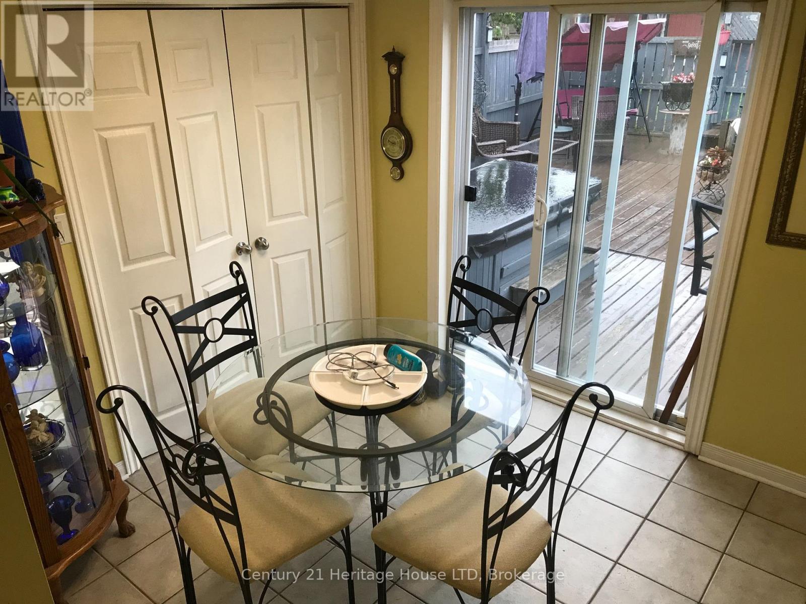 276 OXFORD AVENUE - 13