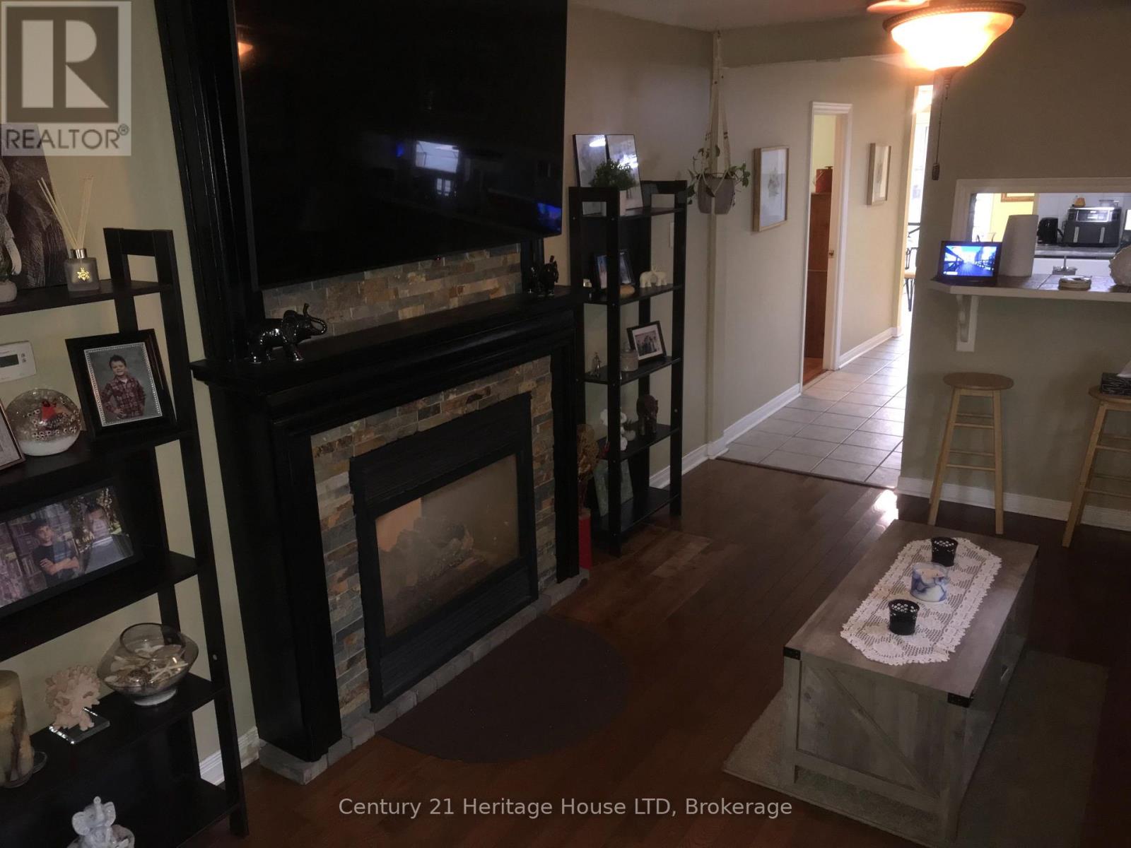 276 OXFORD AVENUE - 17