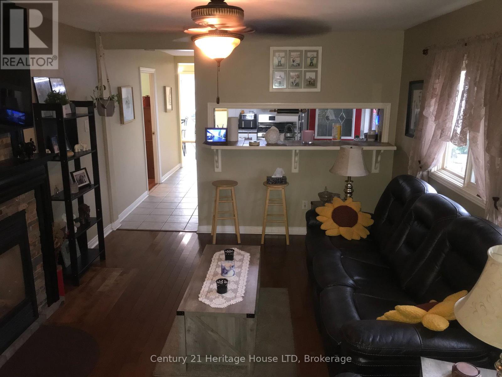 276 OXFORD AVENUE - 18