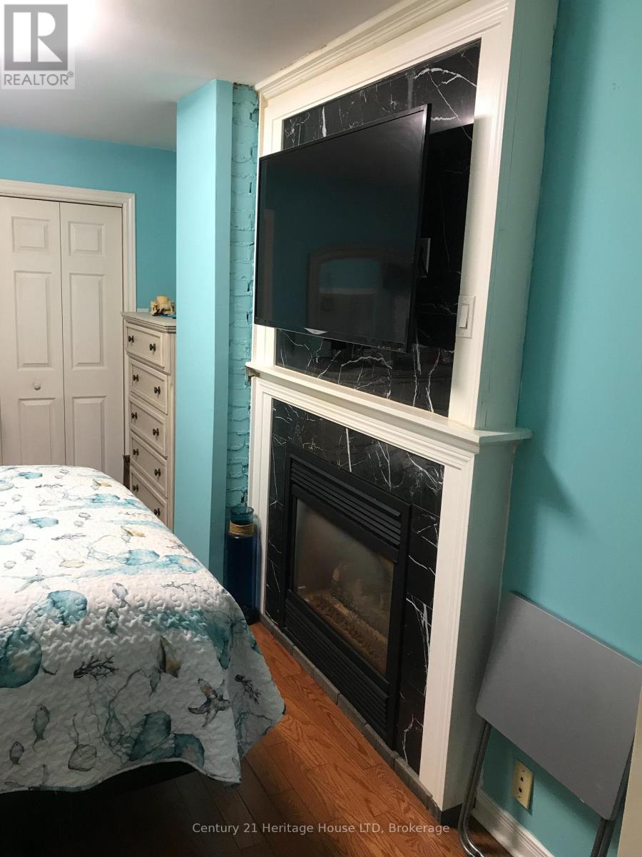 276 OXFORD AVENUE - 23