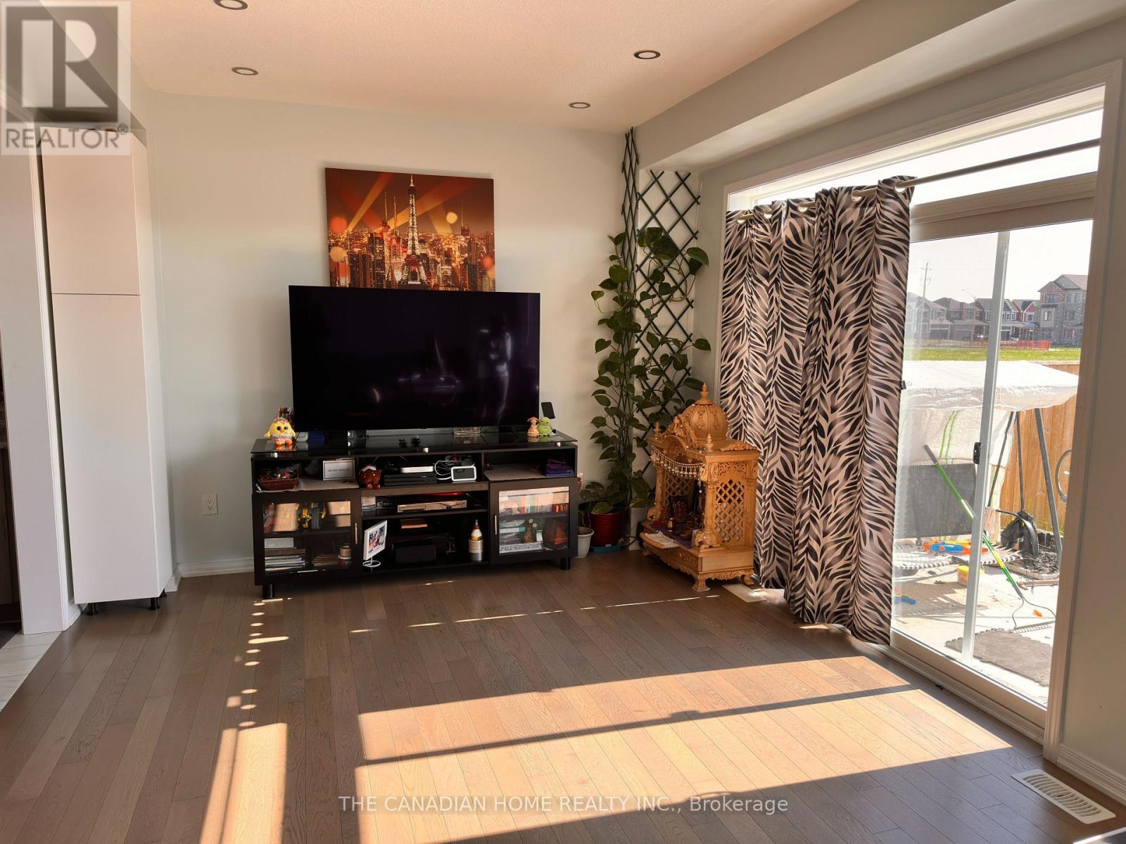 22 LEGACY LANE - Image 8