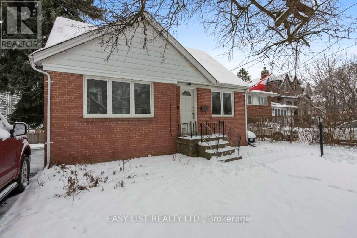 39 CHURCHILL AVENUE - 1