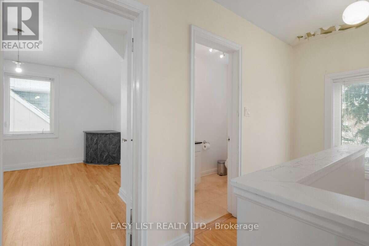 39 CHURCHILL AVENUE - 11