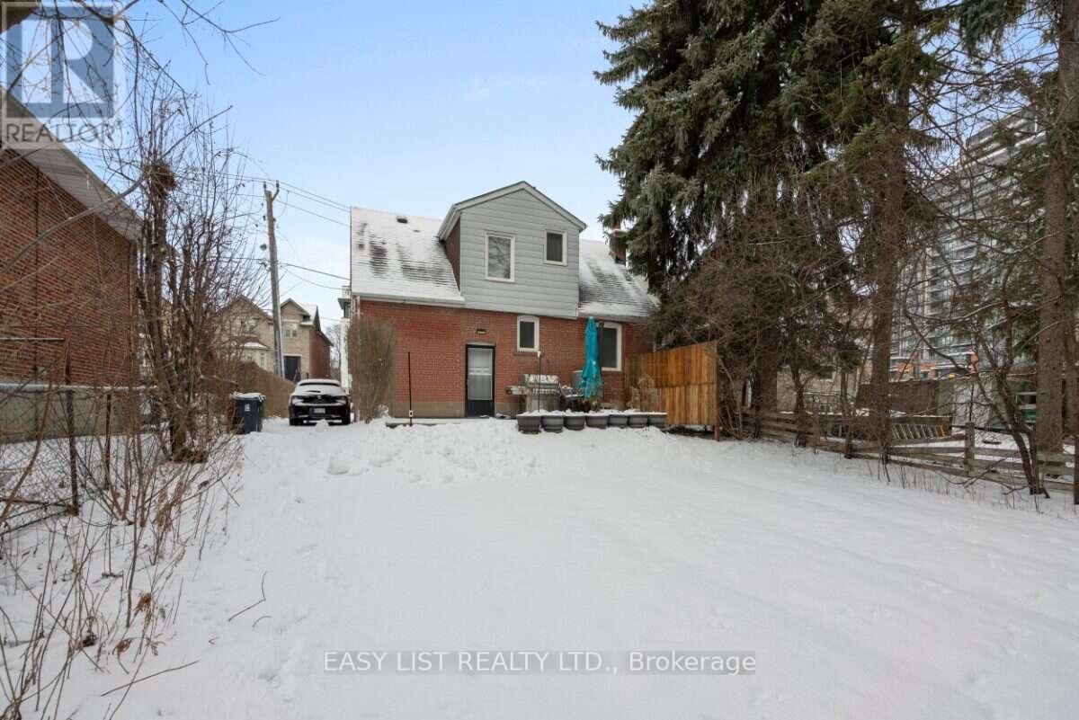 39 CHURCHILL AVENUE - 17
