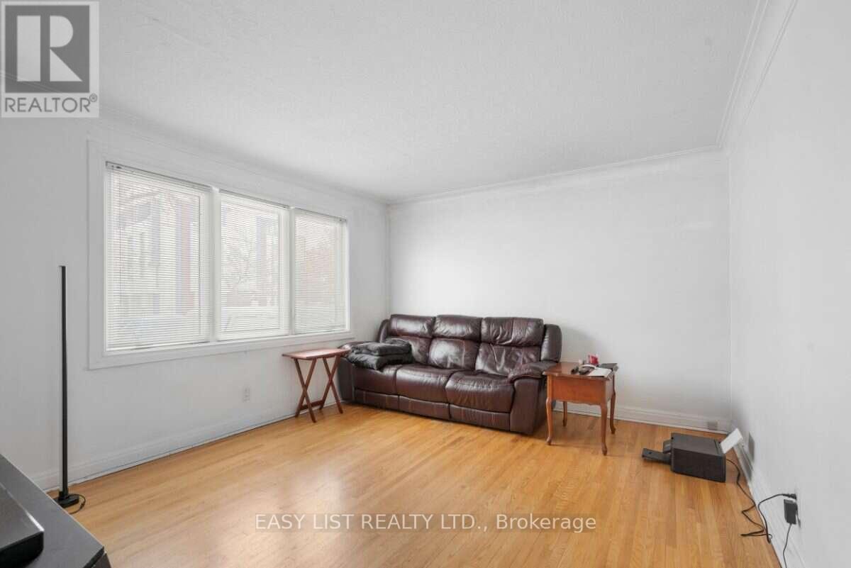 39 CHURCHILL AVENUE - 2