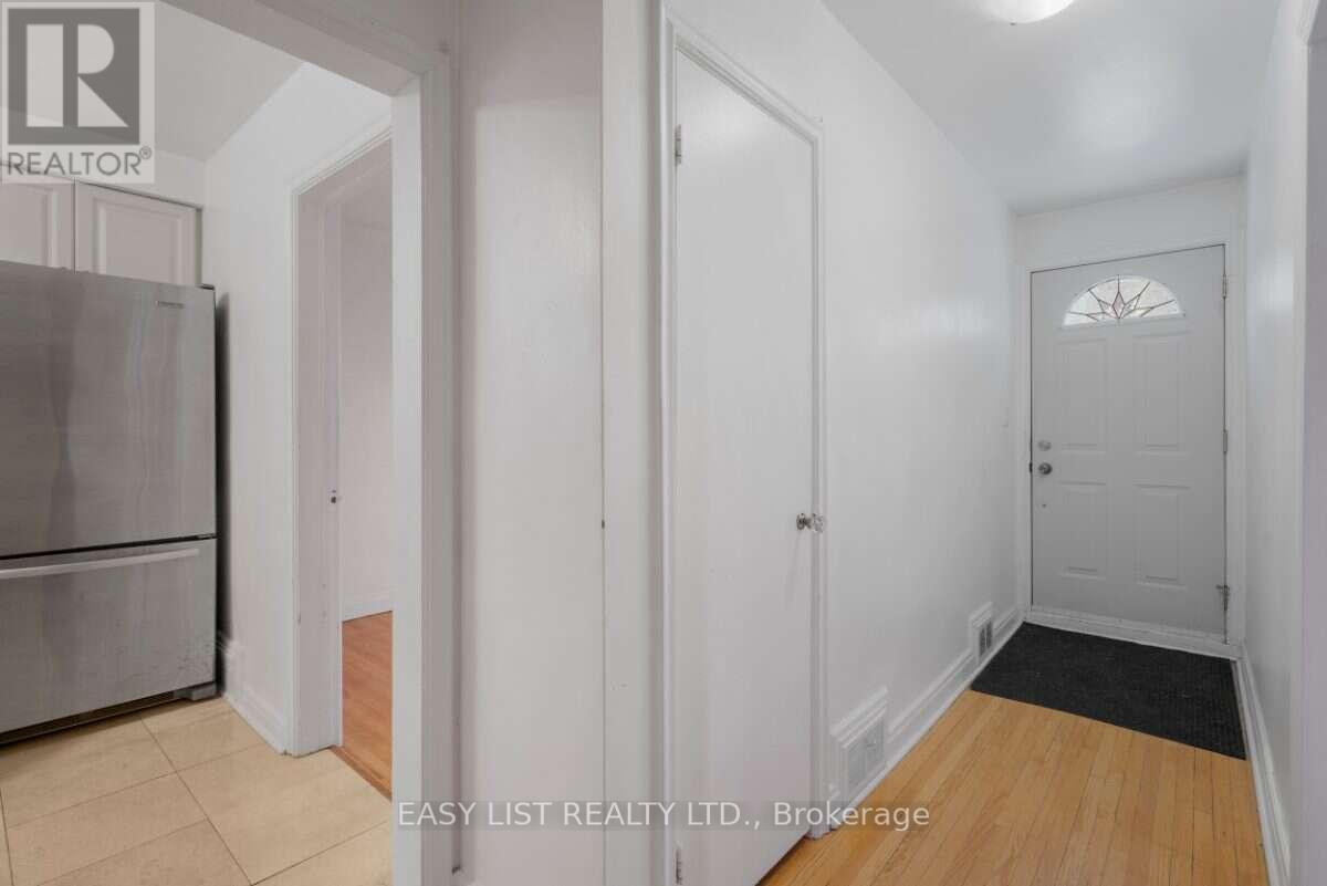39 CHURCHILL AVENUE - 3