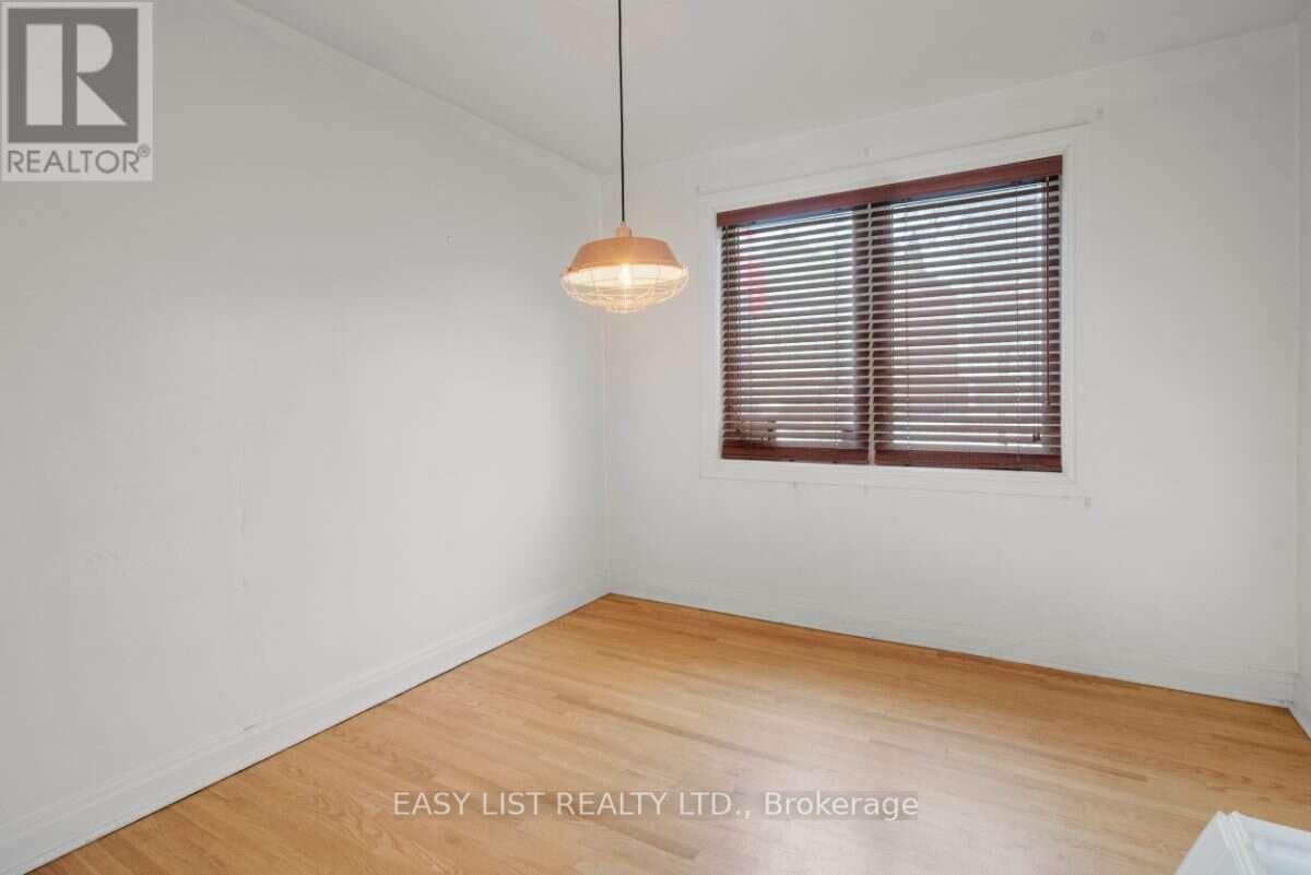 39 CHURCHILL AVENUE - 6
