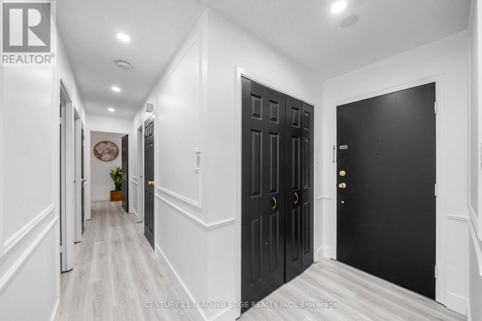 #502 131 TAUNTON ROAD E - 18