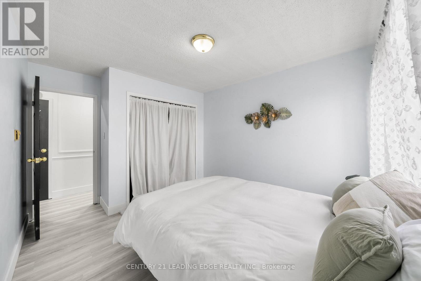 #502 131 TAUNTON ROAD E - 27