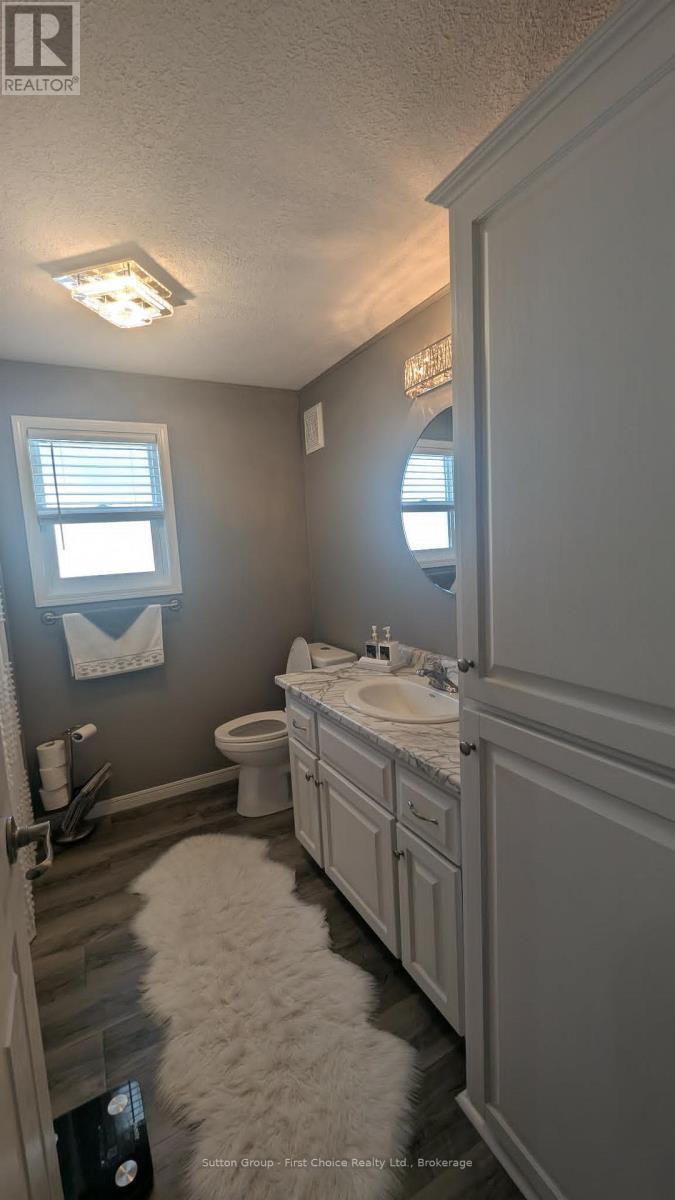 14 25 THAMES ROAD - 16