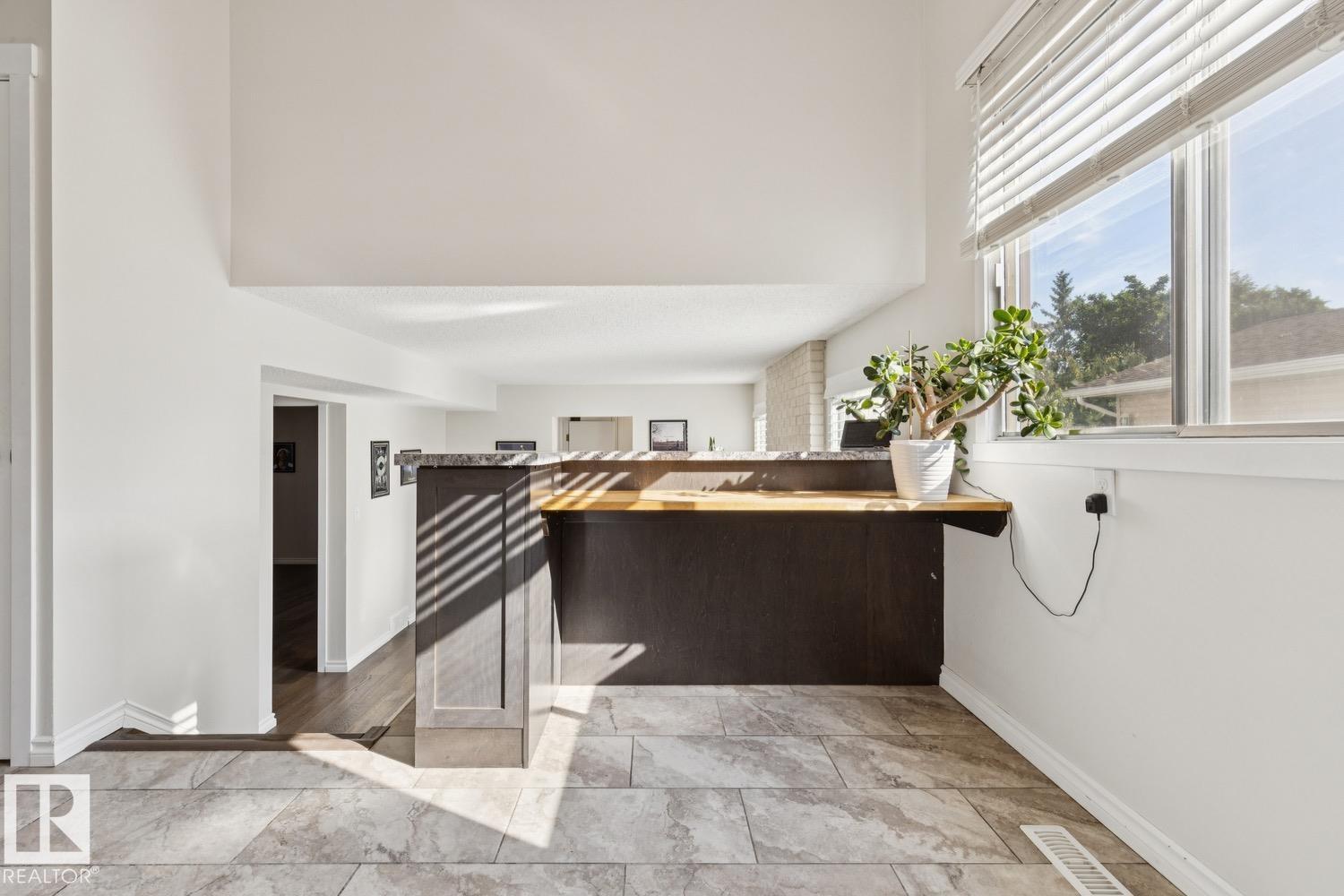 6615 187 ST NW - 11