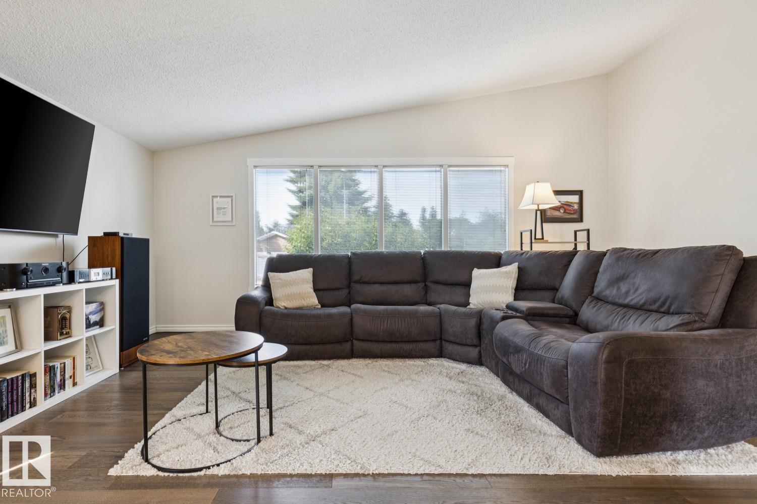 6615 187 ST NW - 2