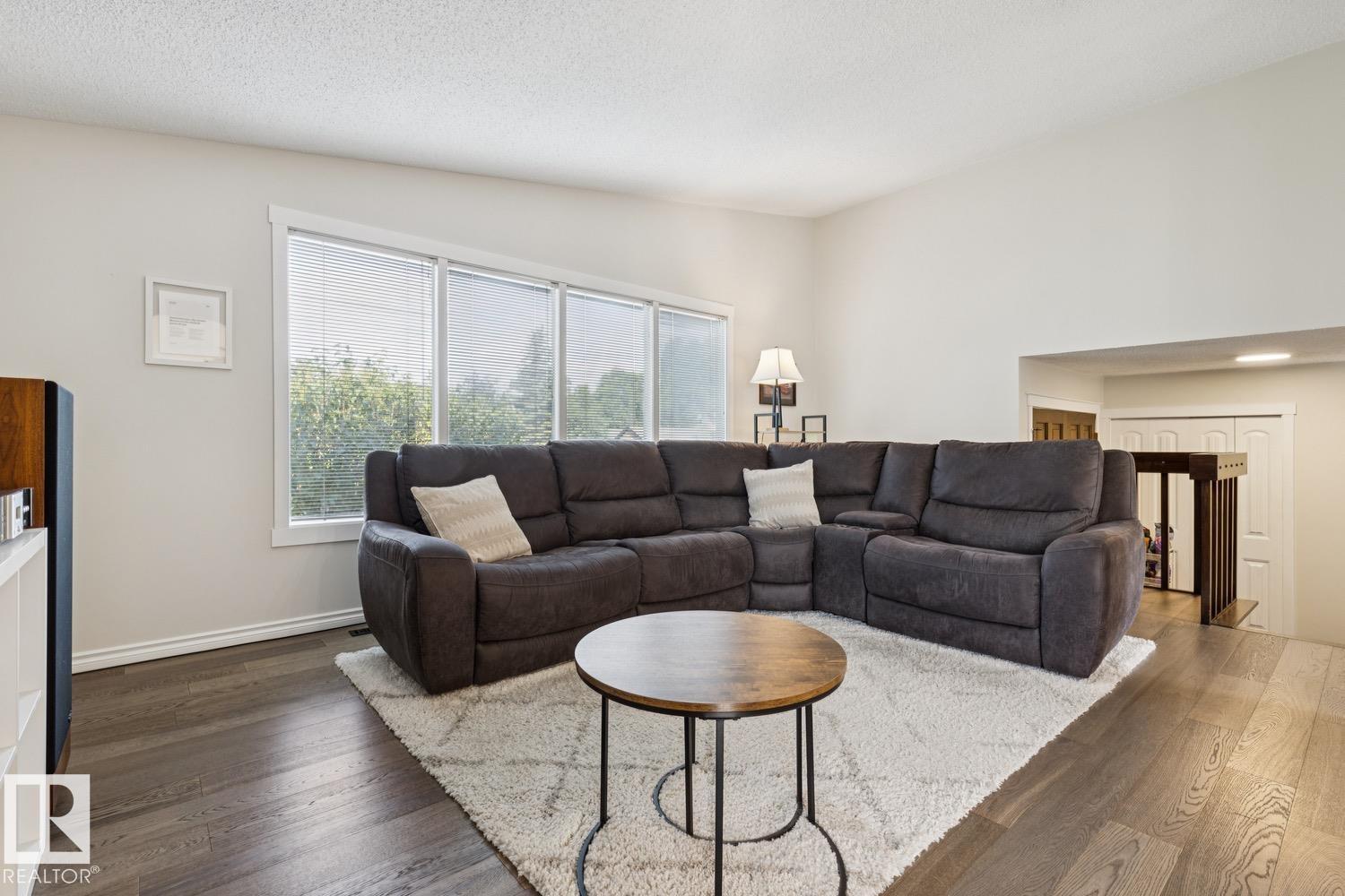 6615 187 ST NW - 3